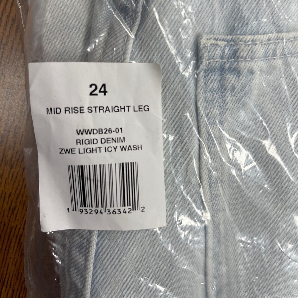 WeWoreWhat Distressed Straight Leg Jeans in Light Icy Wash - Size 24 - NWT - Picture 6 of 6